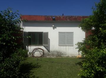 Casa · 125m² · 4 Ambientes · 1 Cochera · Casa en Venta - 3 Dorm. 1 Baño - Cochera - 333 m² - Merlo