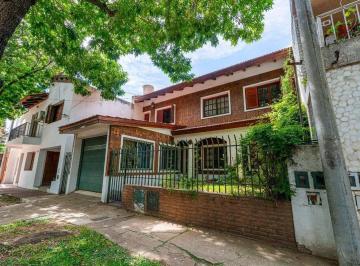 Casa · 120m² · 6 Ambientes · 1 Cochera · Casa 5 Dorm. Cochera y 2 Baños Venta Alberdi