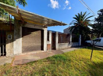 Casa · 130m² · 3 Ambientes · 1 Cochera · Venta Casa 3 Amb a Refaccionar en Hurlingham