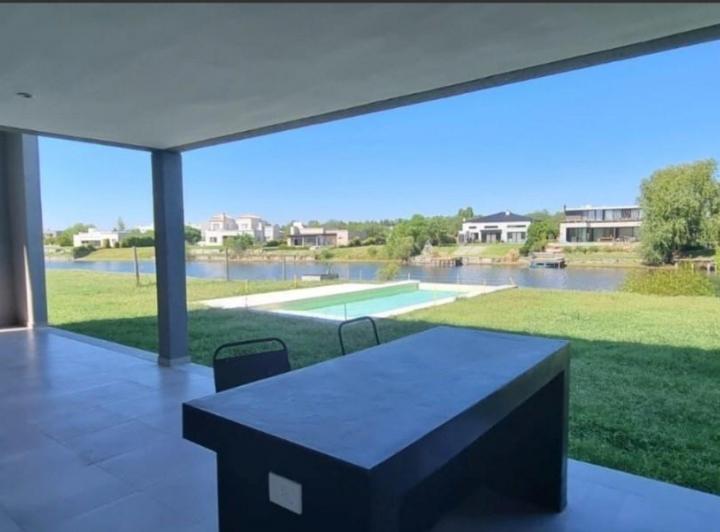 Casa · 227m² · 5 Ambientes · 2 Cocheras