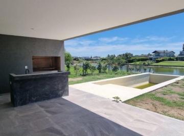 Casa · 245m² · 4 Ambientes · 2 Cocheras · Venta Casa a La Laguna en San Matias, Escobar, G. B. a. Zona Norte