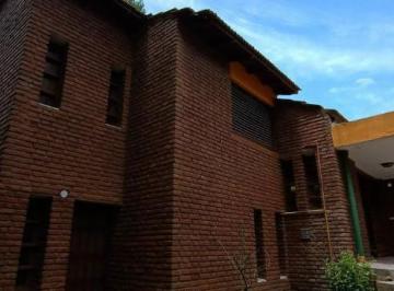 Casa · 160m² · 4 Ambientes · 1 Cochera · Casa en Venta - 3 Dorm. 2 Baños - Cochera - 600 m² - San Bernardo del Tuyú