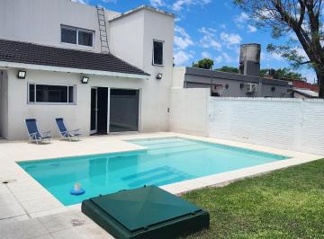Casa · 180m² · 5 Ambientes · 2 Cocheras · Casa en Venta - 4 Dorm. 3 Baños - Cochera - 310 m² - Morón