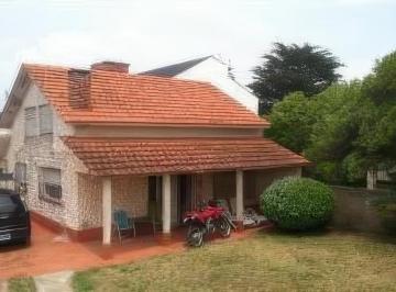 Casa · 115m² · 4 Ambientes · 1 Cochera · Casa en Venta - 3 Dorm. 1 Baño - Cochera - 293 m² - Mar del Tuyú