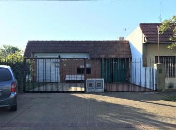 Casa · 150m² · 8 Ambientes · 3 Cocheras · Casas en Venta - 6 Dorm. 3 Baños - Cocheras - 150 m² - Tolosa, La Plata