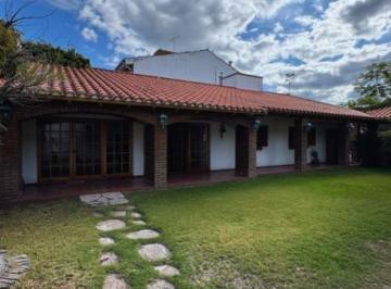 Casa · 250m² · 3 Dormitorios · 2 Cocheras · Casa en Venta Barrio Bancario - Apta Credito Hipotecario