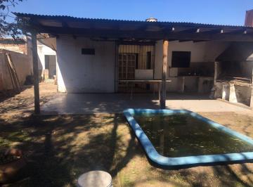 Casa · 150m² · 5 Ambientes · Casa en Venta - 4 Dorm. 3 Baños - 302 m² - Merlo