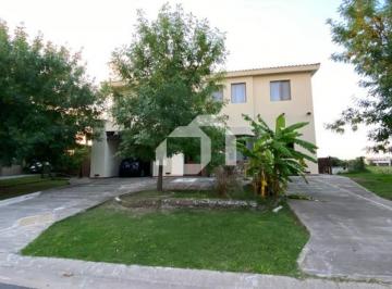 Casa · 240m² · 4 Ambientes · 1 Cochera · Casa en Venta en El Cazal, Escobar, G. B. a. Zona Norte