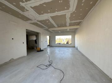 Casa · 124m² · 6 Ambientes · 2 Cocheras · Casa 3 Dorm. en B° Confluencia
