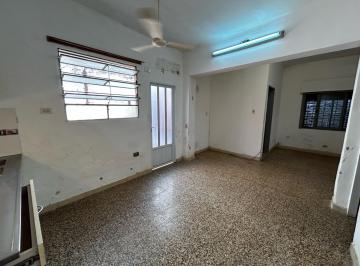 Casa · 63m² · 2 Ambientes · Venta Casa de Pasillo en Barrio Azcuénaga