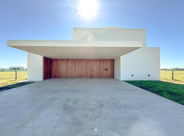 Casa · 204m² · 6 Ambientes · 3 Cocheras · Casa 4 Dorm - Vida Club de Campo