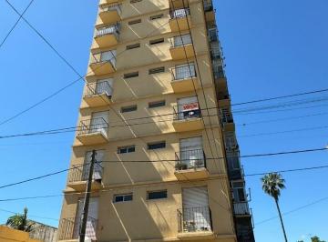 Departamento · 80m² · 4 Ambientes · Venta