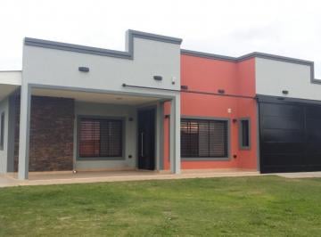 Casa · 340m² · 5 Ambientes · 2 Cocheras · Casa a Estrenar Sobre 3.6 Ha