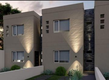 Casa de 5 ambientes, General Fernández Oro · Duplex de 2 Dorm. en Fernandez Oro
