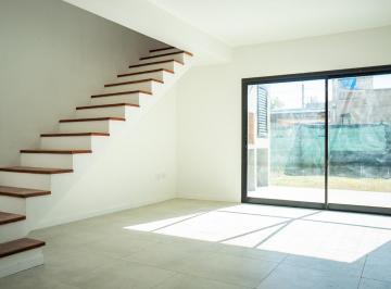 Casa · 66m² · 3 Ambientes · 1 Cochera · Casa de 2 Dorm con Cochera, Jardín y Pileta en Fisherton