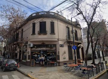 PH · 140m² · 3 Ambientes · Excelente PH de 220 m², Entrada Indep. y Terraza Propia.