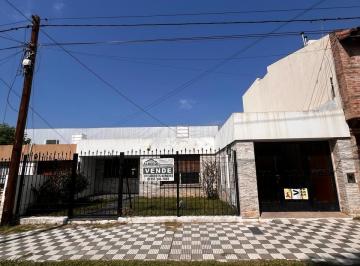 Foto · Casa Apta Credito en Venta de Cuatro Dorm en Alto Alberdi