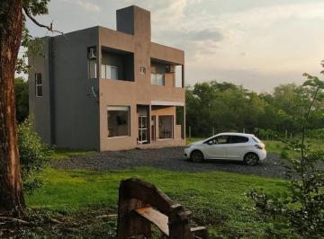 Casa · 110m² · 3 Ambientes · Se Vende Casa en Barrio Privado Cub de Campo Santa Cecilia Candelaria