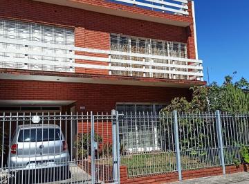 Casa · 180m² · 5 Ambientes · 1 Cochera · Casa 5 Amb en Venta R. Mejia