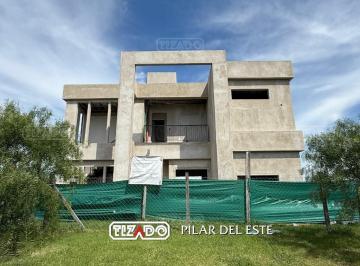 Casa · 155m² · 5 Ambientes · Casa en Venta en Santa Elisa, Pilar del Este, Pilar