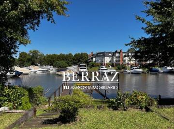 Casa · 300m² · 5 Ambientes · 3 Cocheras · Casa Venta 4 Dorm. Barrio Santa Maria de Tigre Lote de 1250 m² Tigre