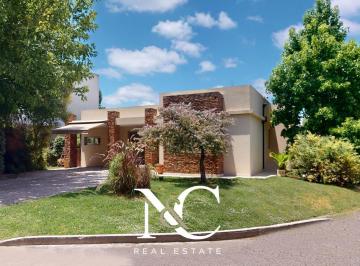 Casa · 163m² · 4 Ambientes · 4 Cocheras · Casa en Venta en Altos de Hudson 2