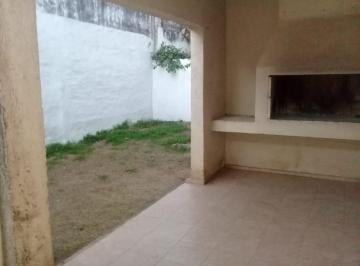 Departamento · 55m² · 4 Ambientes · 1 Cochera · San Vicente Departamento con Cochera y Patio