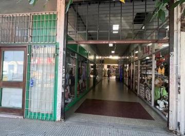Local comercial · 12m² · 1 Ambiente · San Isidro Local Comercial en Venta en Galería en Excelente Ubicación