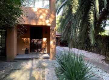 Casa · 217m² · 5 Ambientes · 422 27 Bis y 28 Casa 3 Dorm. en Venta Villa Elisa