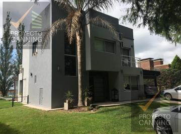 Casa · 170m² · 4 Ambientes · 1 Cochera · Casa en Alquiler en Barrio El Lauquen Canning