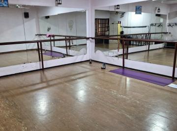 Local comercial de 6 ambientes, Flores · Local en Pb + Vivienda 290 m²
