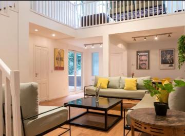 PH · 220m² · 5 Ambientes · Excelente PH Reciclado en Venta en Palermo Hollywood.