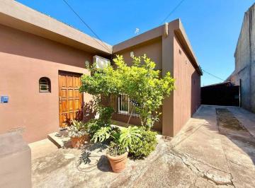 Casa · 120m² · 4 Ambientes · 3 Cocheras · Casa Venta Merlo 4 Amb Fondo Garage Quincho
