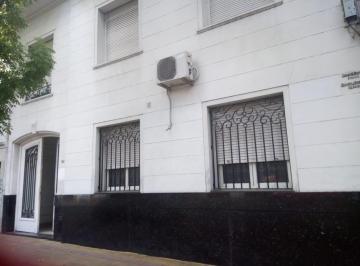 Casa · 202m² · 4 Ambientes · 1 Cochera · Casa en Venta - 3 Dorm. 3 Baños - Cochera - 120 m² - La Plata