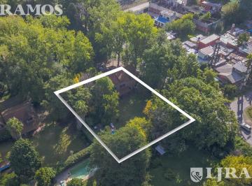 Terreno · 270m² · 7 Ambientes · 3 Cocheras · Lote 1200 m² - Usos Mixtos - Zonificación Ccs - Excelente Ubicación