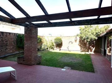 Casa · 279m² · 6 Ambientes · 2 Cocheras · Casa en Venta Barrio General Paz