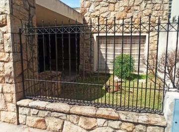 Casa · 150m² · 4 Ambientes · 1 Cochera · Casa 4 Ambientes en Ramos Mejia