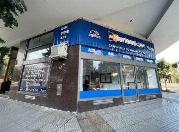 local comercial venta flores con deposito · Local Comercial en Venta en Flores Esquina 80 m²