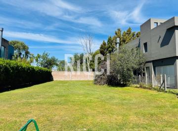 Terreno · 460m² · Terreno en Barrio Privado Los Troncos