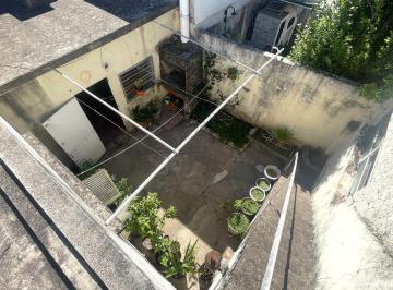 Casa · 84m² · 3 Ambientes · 1 Cochera · Casa en Azcuénaga