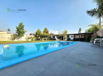 Casa · 115m² · 5 Ambientes · 2 Cocheras · Casa en Villa Parque Sicardi