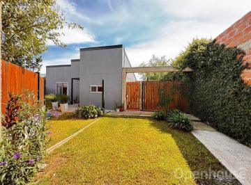 Casa · 90m² · 4 Ambientes · 1 Cochera · Venta de Casa en Barrioparque Matheu