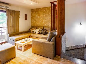 Casa · 233m² · 5 Ambientes · 2 Cocheras · Venta Casa 4 Dorm. Barrio Belgrano Rosario