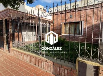 Casa de 4 ambientes, Córdoba · Viví en Una Casa con Amplio Terreno en Barrio San Martín -