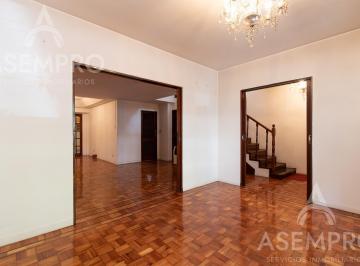 Casa · 163m² · 6 Ambientes · 3 Cocheras · Chalet de 6 Ambientes con 2 Suites Escritorio/play y Dependencia. Espacios Amplios y Funcionales