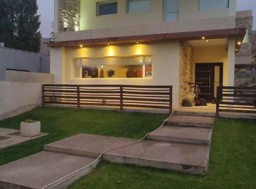 Casa · 260m² · 10 Ambientes · Casa Roque Gonzalez