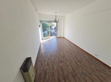 Departamento · 44m² · 3 Ambientes · Excelente Depto 3 Amb Al Frente con Balcon!