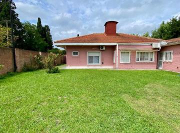 Casa · 220m² · 5 Ambientes · 2 Cocheras · Casa en Los Cardales con Potencial Comercial