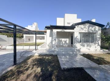 Casa · 170m² · 5 Ambientes · 2 Cocheras · Venta, Casa 3 Dorm., 3 Baños, Zona Centro Villa Carlos Paz