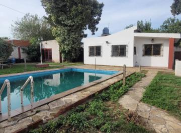 Casa · 122m² · 4 Ambientes · 1 Cochera · Casa en Virrey del Pino